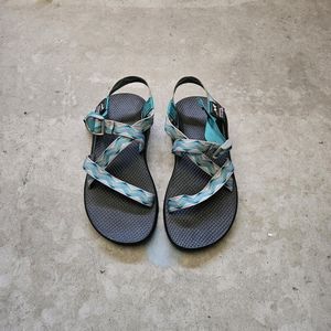 Slippers Chaco size 9 w color  green and black ⚫️